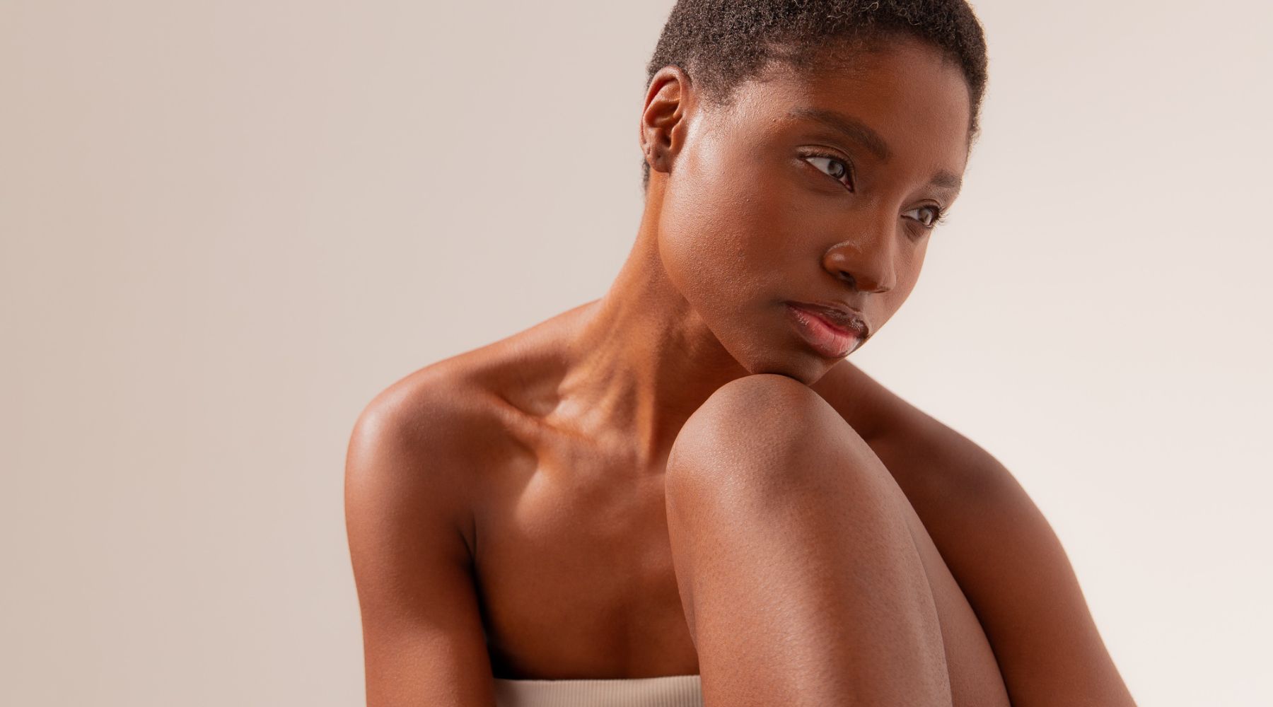 Silk vs hyaluronic acid: which is better for your skin at night